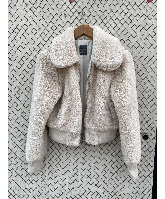 Off-white colored, crop,...