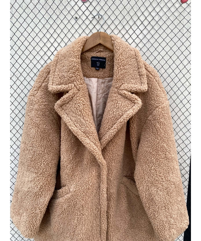 Amberbrown-colored, teddy coat