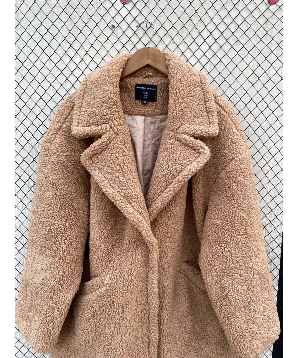 Amberbrown-colored, teddy coat