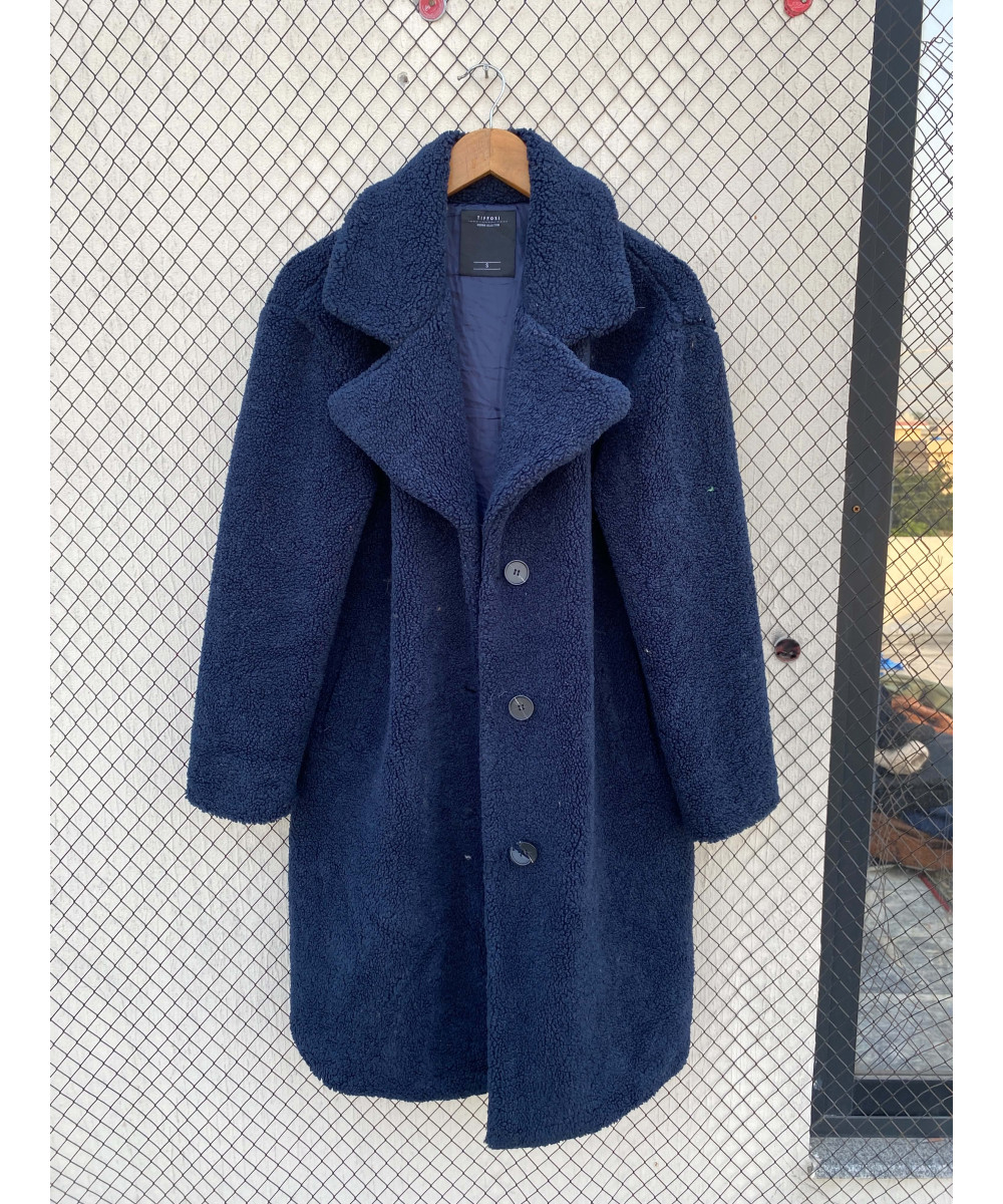 Navy blue-colored, teddy coat