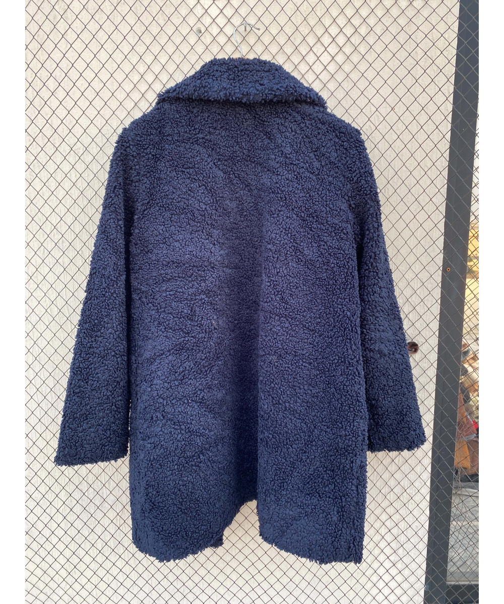 Navy blue-colored, teddy coat