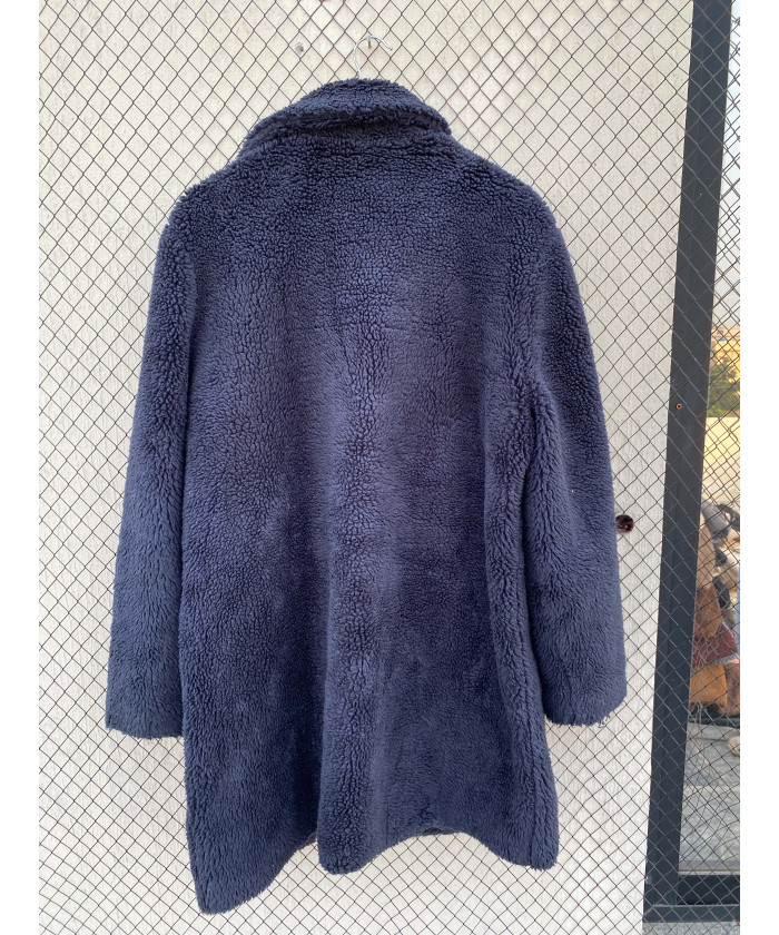 Navy blue-colored, teddy coat