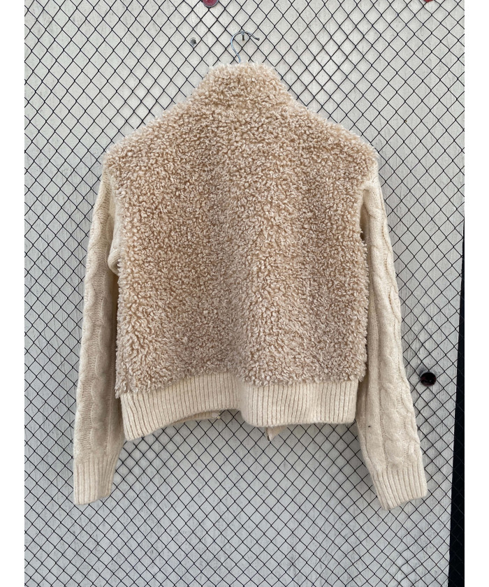 Beige, faux fur, zipper...
