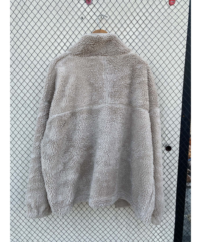 Ash white-colored, teddy,...