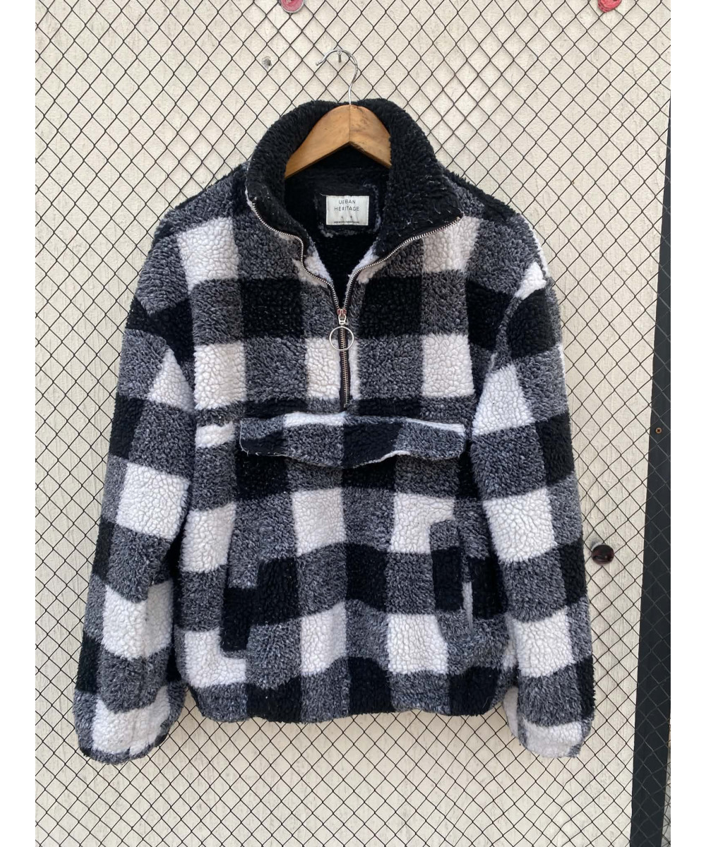 Checkered, teddy pullover