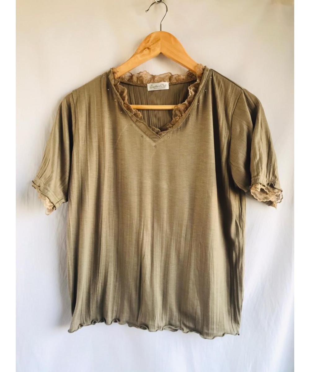 Green, V-necked tee with lace detailed neckline